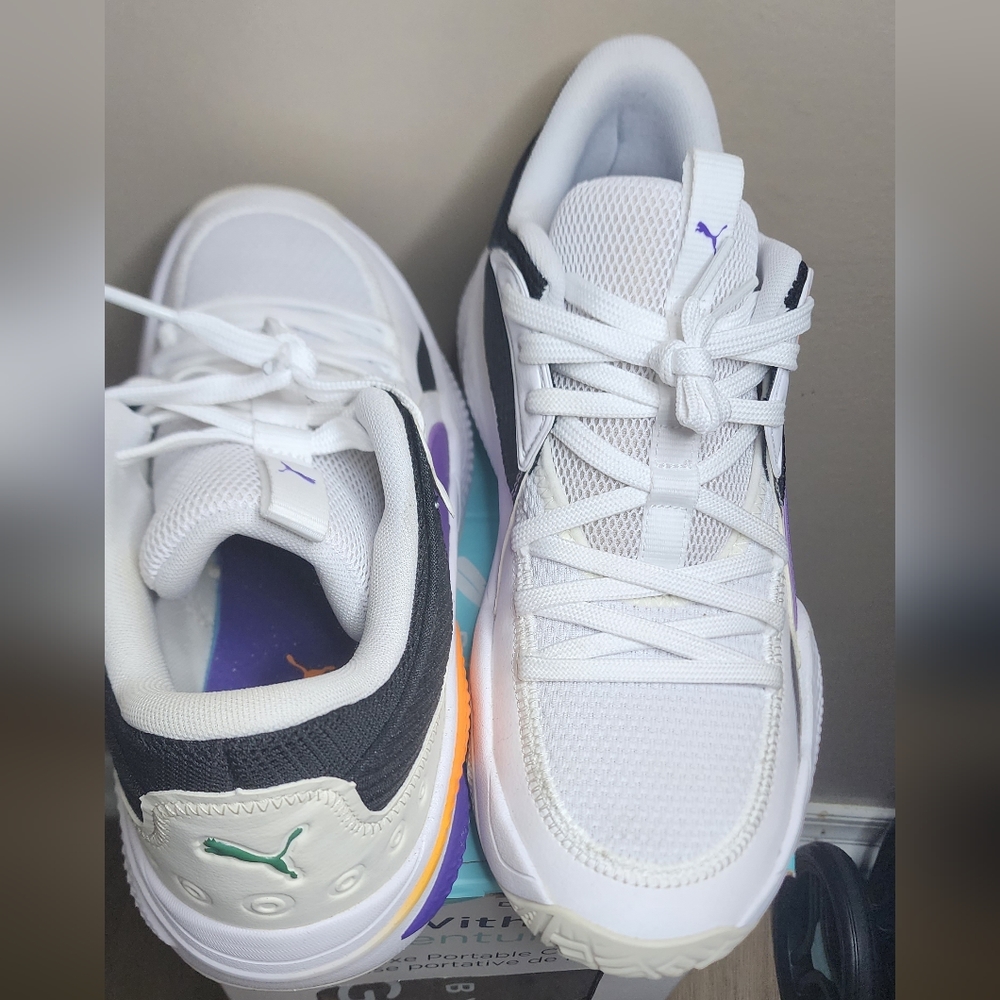 Mens size 9 Pumas